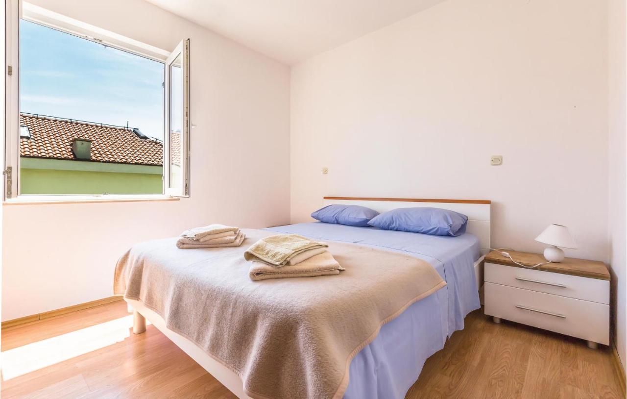 Cozy Apartment In Makarska With Kitchen Eksteriør bilde