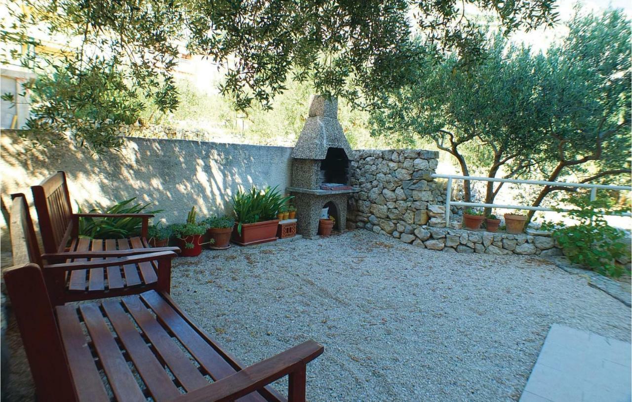 Cozy Apartment In Makarska With Kitchen Eksteriør bilde